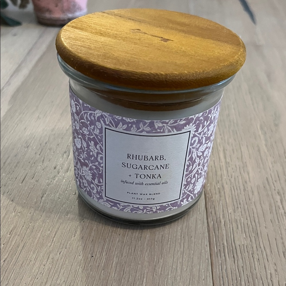 Rhubarb Sugarcane Tonka Scented Candle
